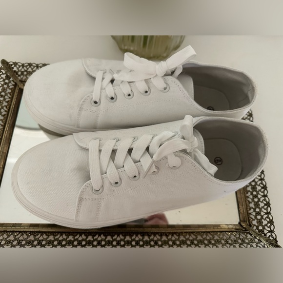 2” Platform canvas tennis shoes - Picture 5 of 6